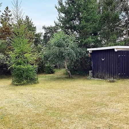 4 Person In Vaeggerlose Bøtø By