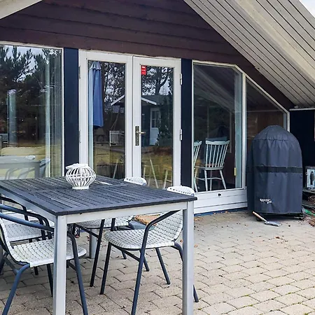 4 Person In Vaeggerlose Semesterbostad *