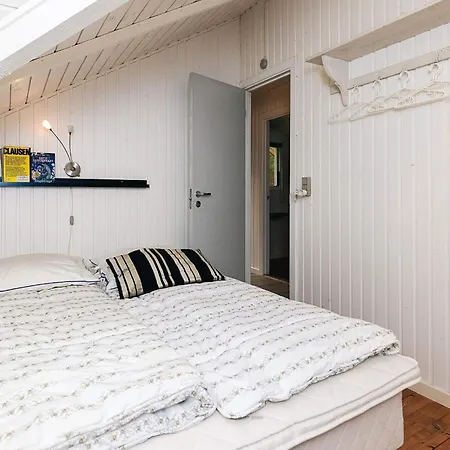 4 Person In Vaeggerlose Casa de Férias Bøtø By